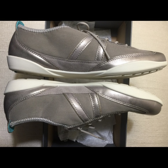 Ecco Women’s Blume Lace Sneakers - Picture 8 of 16